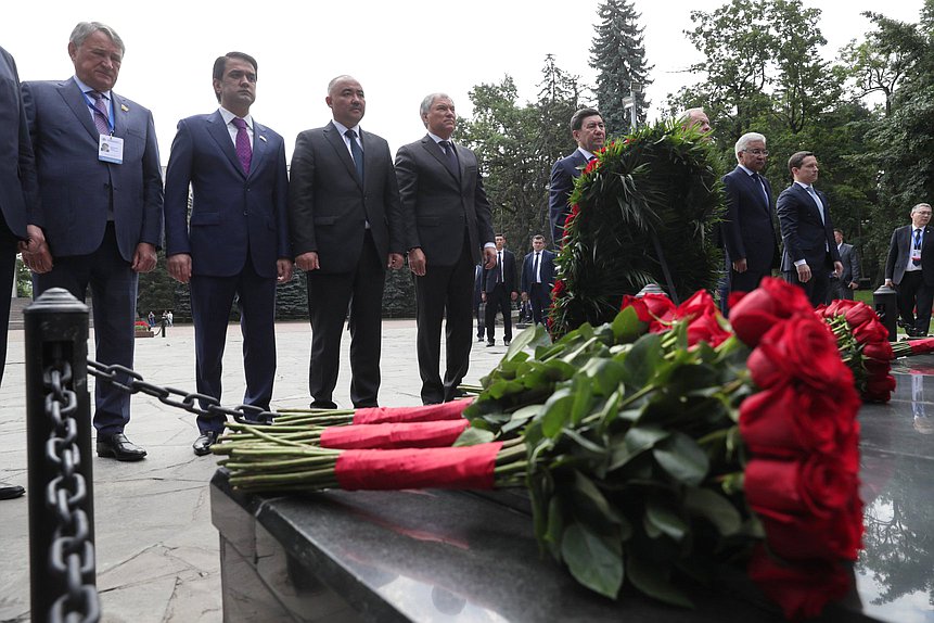 Working visit of Chairman of the State Duma Vyacheslav Volodin to Kazakhstan. Flowers-laying ceremony at the Memorial of Glory in Almaty