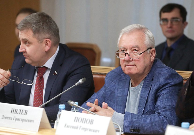 Член Комитета по контролю Леонид Ивлев