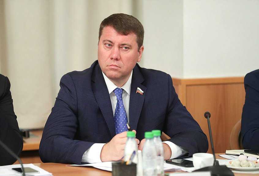 Член Комитета Совета Федерации по экономической политике Иван Абрамов