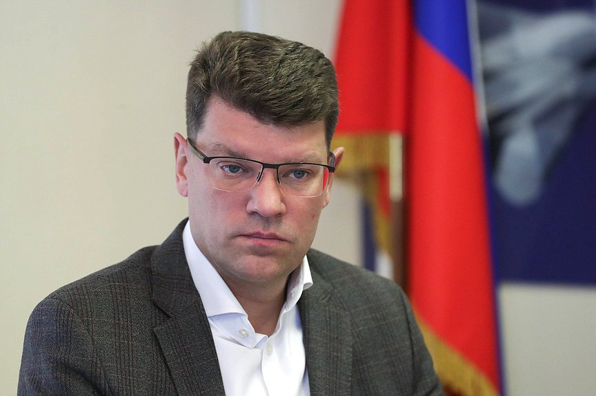 Первый заместитель Председателя Комитета по экономической политике Денис Кравченко