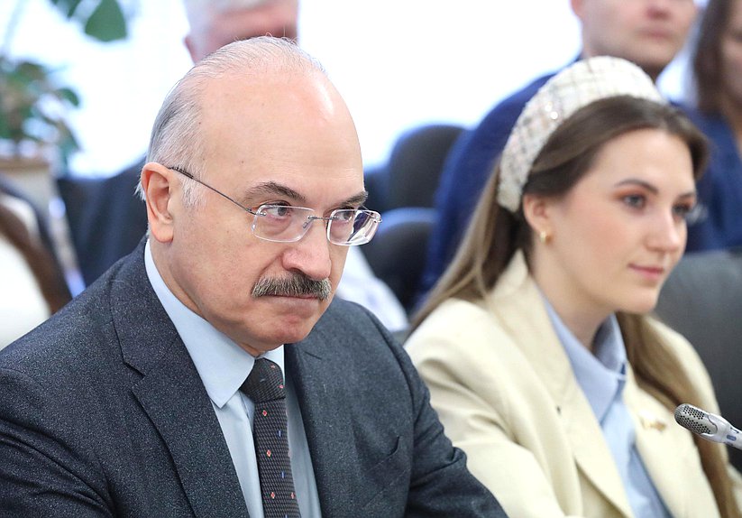 Председатель Комитета по науке и высшему образованию Сергей Кабышев