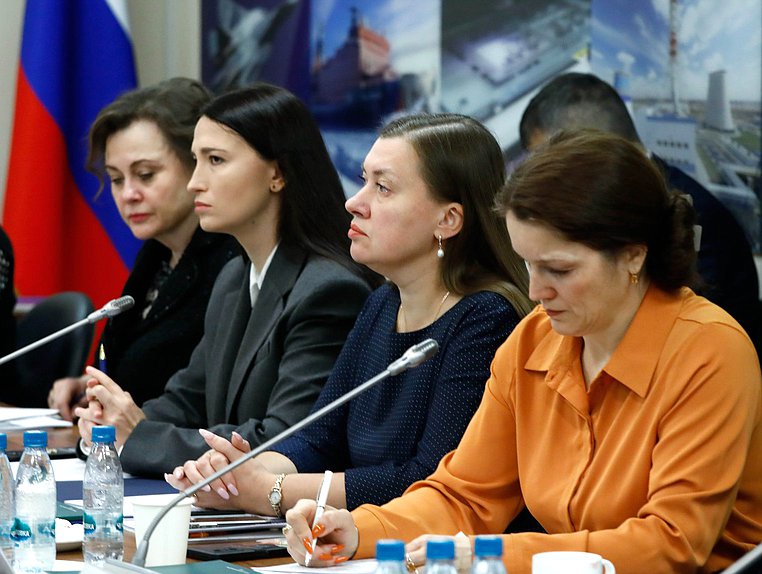 Круглый стол Комитета по защите семьи, вопросам отцовства, материнства и детства на тему «Проблемы деструктивного и аутодеструктивного поведения в современной подростково-молодежной среде»