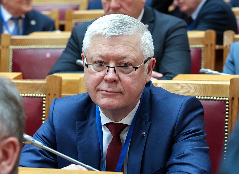 Председатель Комитета по безопасности и противодействию коррупции Василий Пискарев
