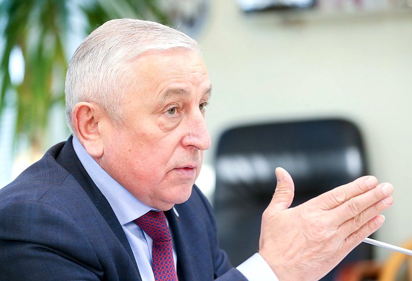 Председатель Комитета по региональной политике и проблемам Севера и Дальнего Востока Николай Харитонов