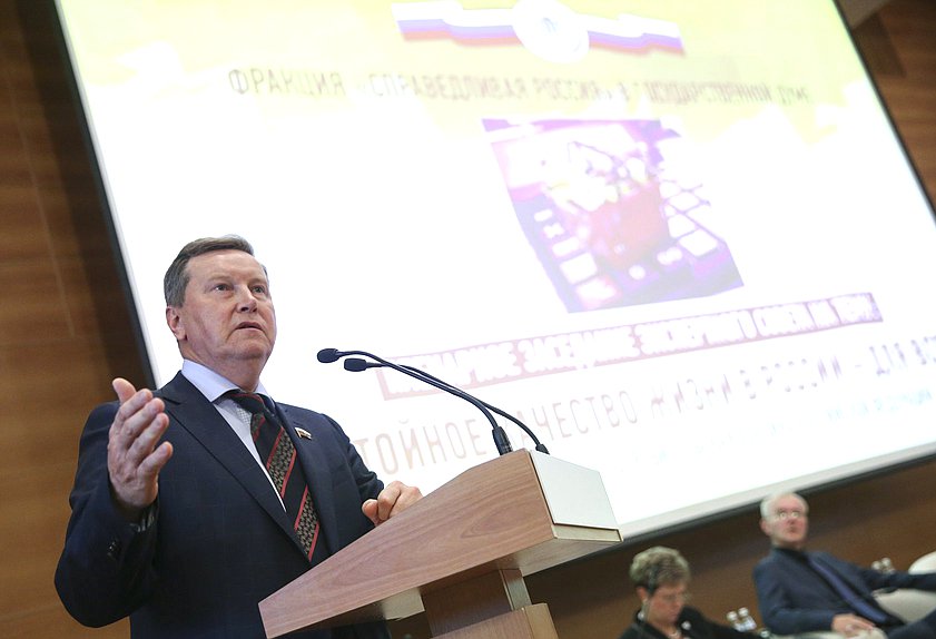 Первый заместитель Председателя Комитета по контролю и Регламенту Олег Нилов