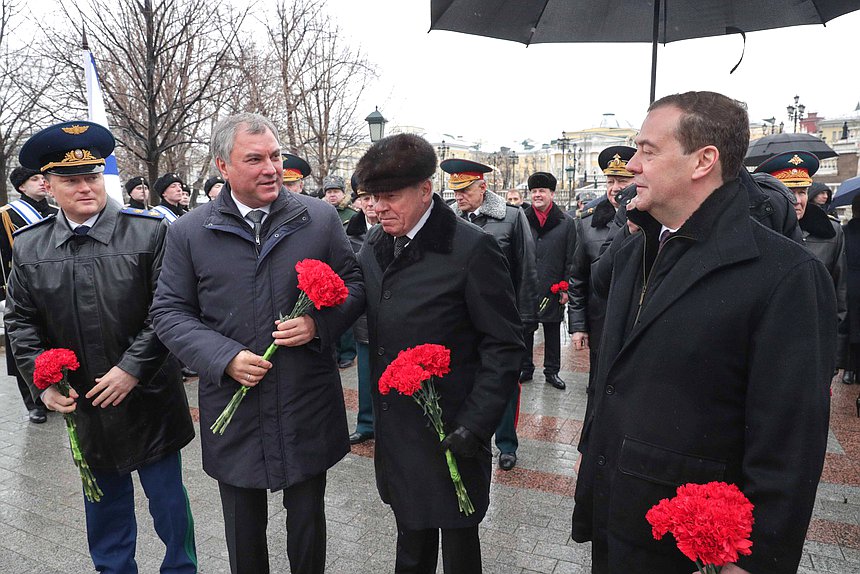 Заместитель главы Совета безопасности РФ Дмитрий Медведев и Председатель Государственной Думы Вячеслав Володин