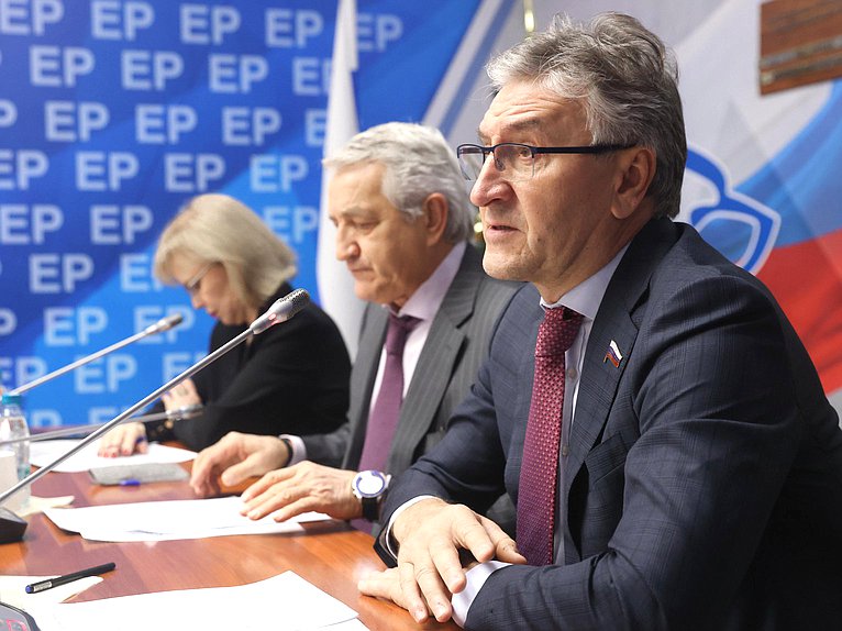 Член Комитета по бюджету и налогам Айрат Фаррахов