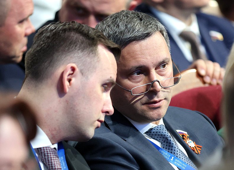 Председатель Комитета по малому и среднему предпринимательству Александр Демин и Председатель Комитета по экологии, природным ресурсам и охране окружающей среды Дмитрий Кобылкин