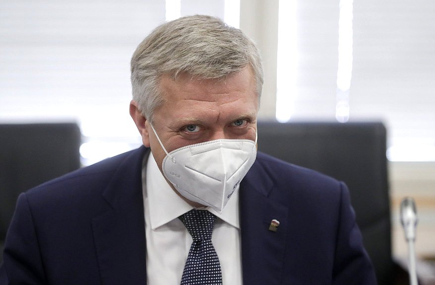 Член Комитета по государственному строительству и законодательству Дмитрий Вяткин