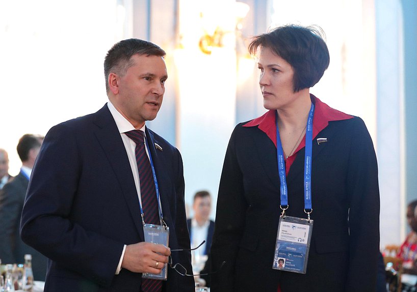 Chairman of the Committee on Ecology, Natural Resources and Environment Protection Dmitry Kobylkin and member of the Committee on Protection of Competition Irina Filatova