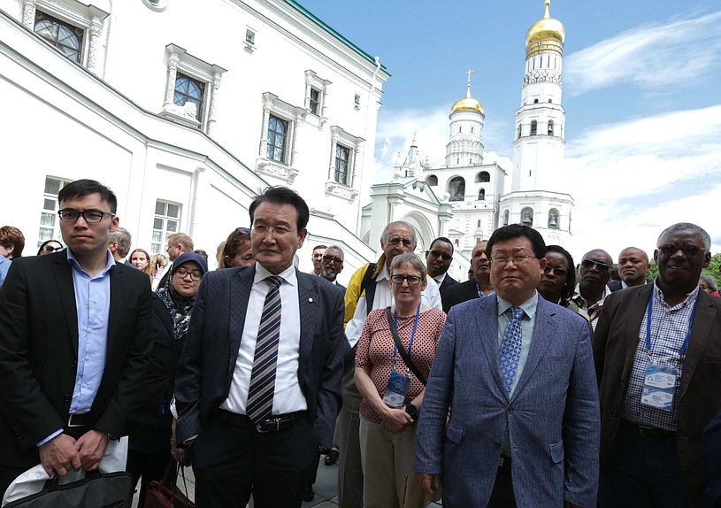 Excursion in the Grand Kremlin Palace for participants of the Second International Forum ”Development of Parliamentarism“