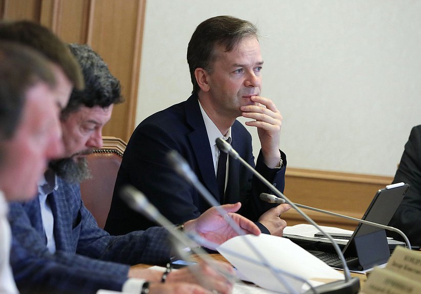 Круглый стол Комитета по аграрным вопросам на тему «Развитие кооперации и поддержка личных подсобных хозяйств: возможности самозанятости сельского населения»