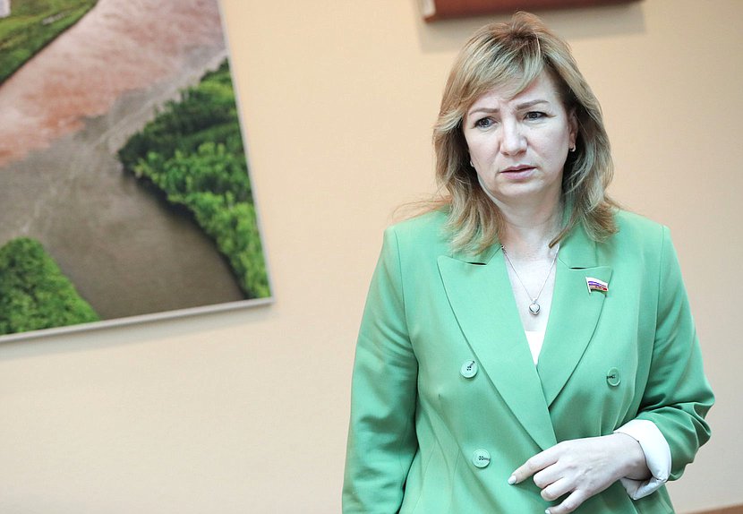 Член Комитета по просвещению Лариса Тутова