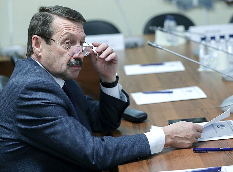 Заместитель Председателя Комитета по промышленности и торговле Геннадий Скляр