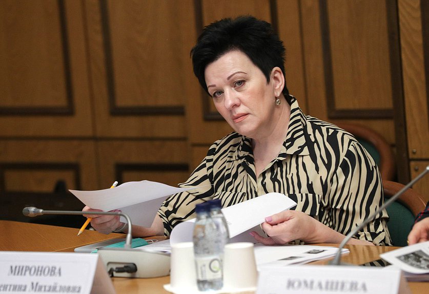 Член Комитета по вопросам семьи, женщин и детей Валентина Миронова
