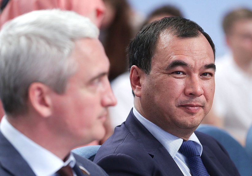 Первый заместитель Председателя Комитета по вопросам собственности, земельным и имущественным отношениям Сергей Тен