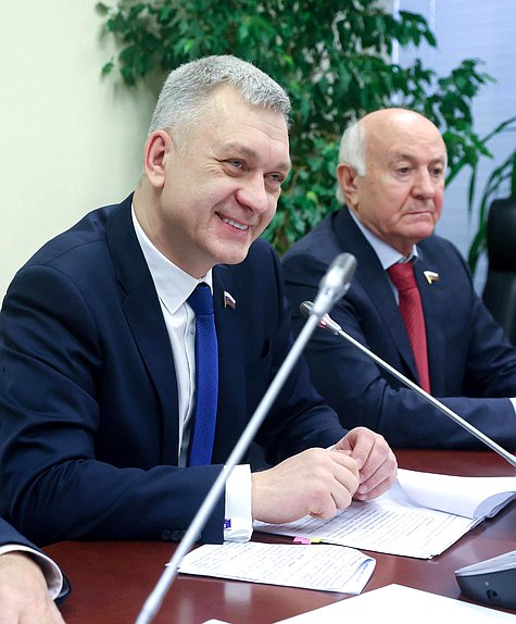 Председатель Комитета по делам национальностей Владимир Иванов