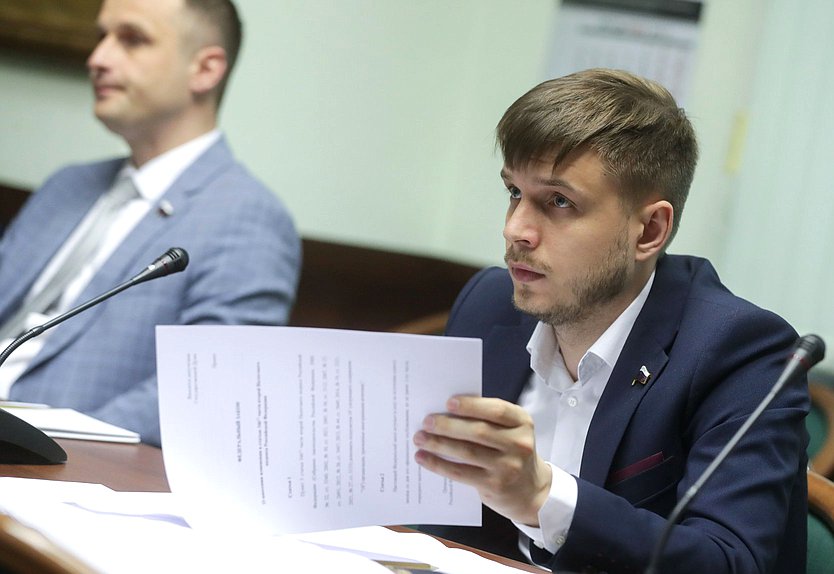 Член Комитета по информационной политике, информационным технологиям и связи Антон Ткачев