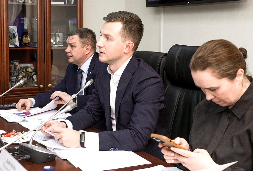 Председатель Комитета по молодежной политике Артем Метелев