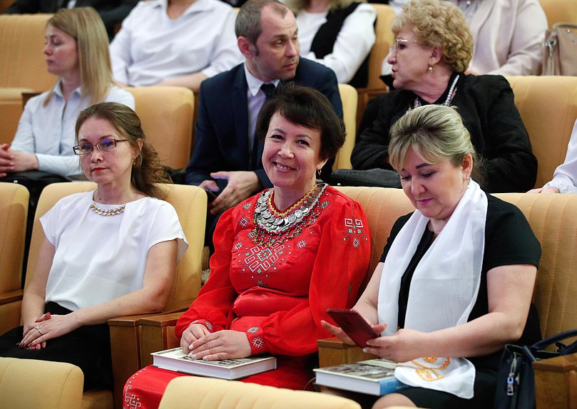 Круглый стол на тему «Заветы великих просветителей России как ключ к объединению народов»