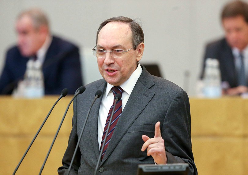 Председатель Комитета по образованию и науке Вячеслав Никонов