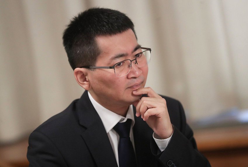 Член Комитета по экологии, природным ресурсам и охране окружающей среды Николай Будуев