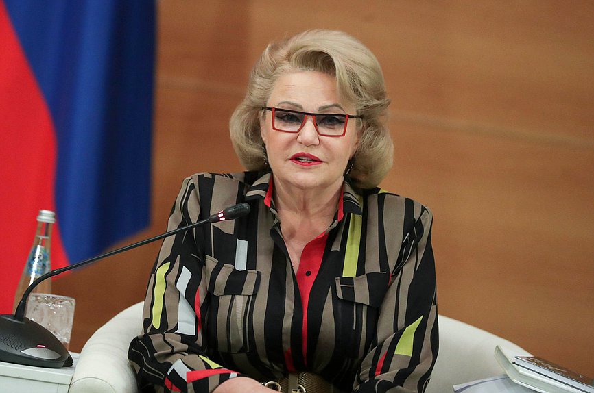 Председатель Комитета по вопросам семьи, женщин и детей Нина Останина