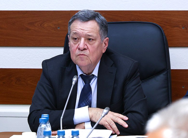 Председатель Комитета по бюджету и налогам Андрей Макаров