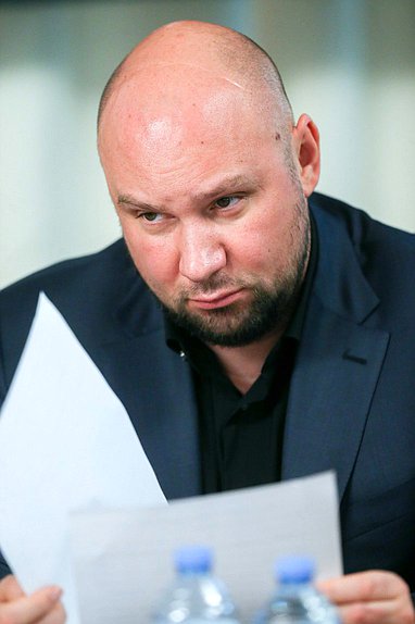 Круглый стол на тему «Методические и правовые подходы к разработке критериев перехода проектов долевого строительства на счета эскроу»