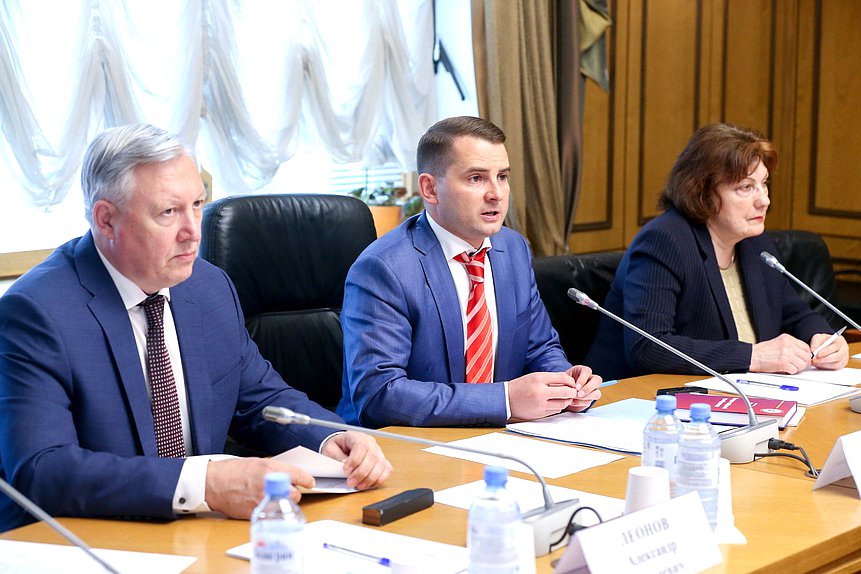 Председатель Комитета по труду, социальной политике и делам ветеранов Ярослав Нилов