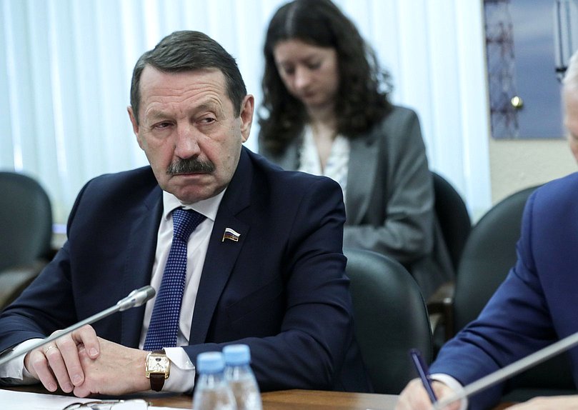 Заместитель Председателя Комитета по промышленности и торговле Геннадий Скляр