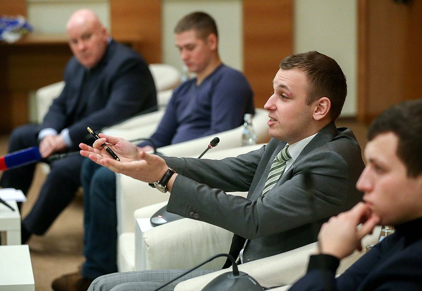 Член Комитета по физической культуре, спорту, туризму и делам молодежи Василий Власов