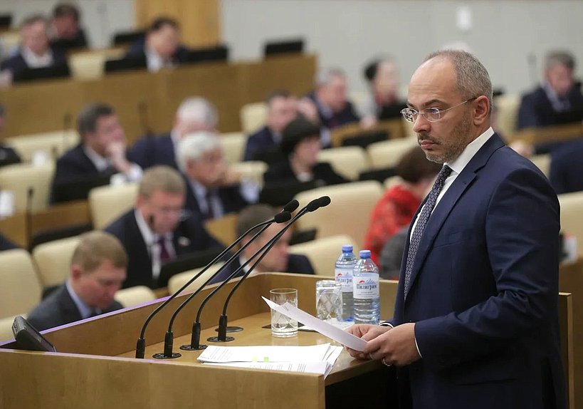 Председатель Комитета по природным ресурсам, собственности и земельным отношениям Николай Николаев