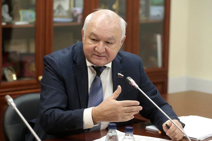 Первый заместитель Председателя Комитета по делам национальностей Ильдар Гильмутдинов