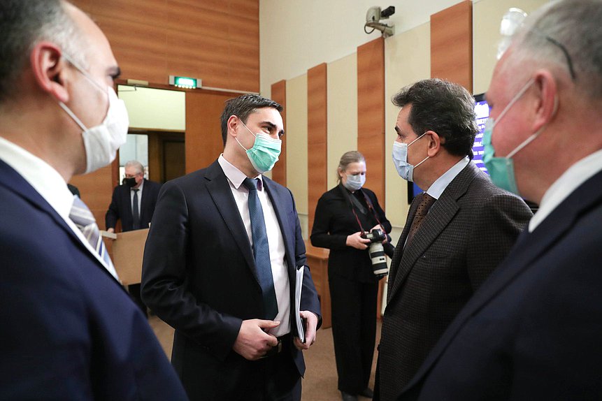 Председатель Комитета по охране здоровья Дмитрий Хубезов