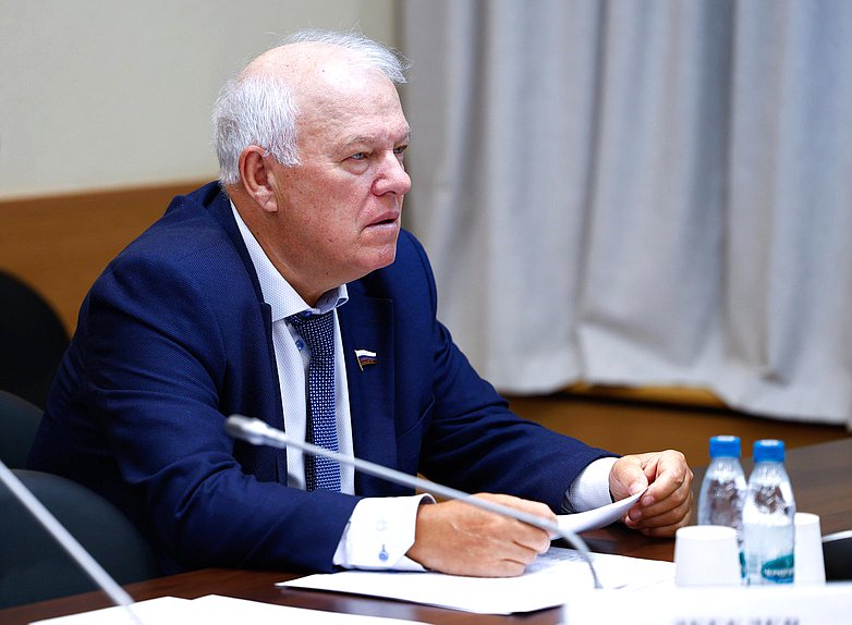 Заместитель Председателя Комитета по экологии, природным ресурсам и охране окружающей среды Анатолий Грешневиков