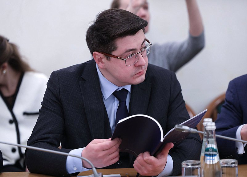 Заместитель Председателя Комитета по промышленности и торговле Александр Спиридонов