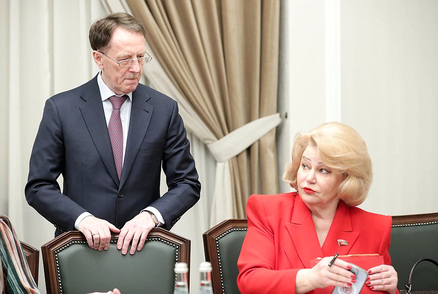 Deputy Chairman of the State Duma Alexey Gordeyev and Chairwoman of the Committee on Issues of Family, Women and Children Nina Ostanina