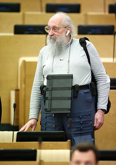 Член Комитета по просвещению Анатолий Вассерман