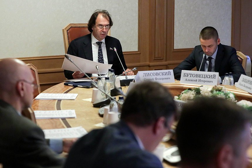 Член Комитета по аграрным вопросам Сергей Лисовский