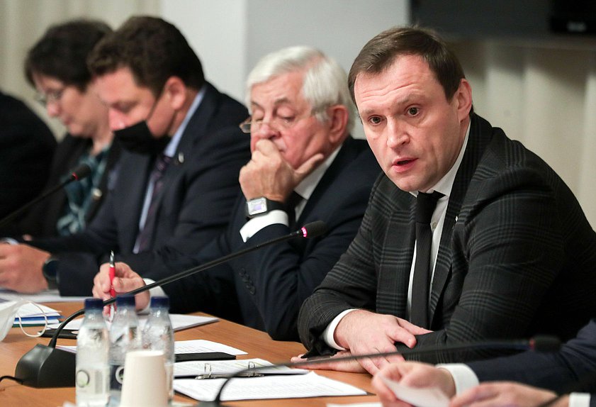 Председатель Комитета по строительству и жилищно-коммунальному хозяйству Сергей Пахомов