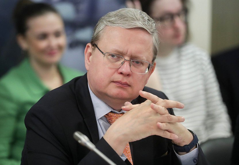 Заместитель Председателя Комитета по экономической политике Михаил Делягин