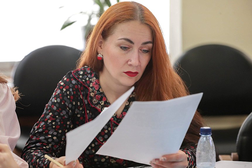 Круглый стол на тему «О проблемах оттока молодежи и о мерах поддержки молодых специалистов в регионах ДФО и Арктической зоны»