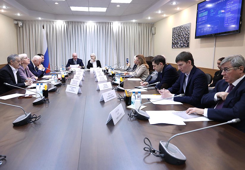 Заседание Комитета по просвещению с участием руководителя Рособрнадзора Анзора Музаева