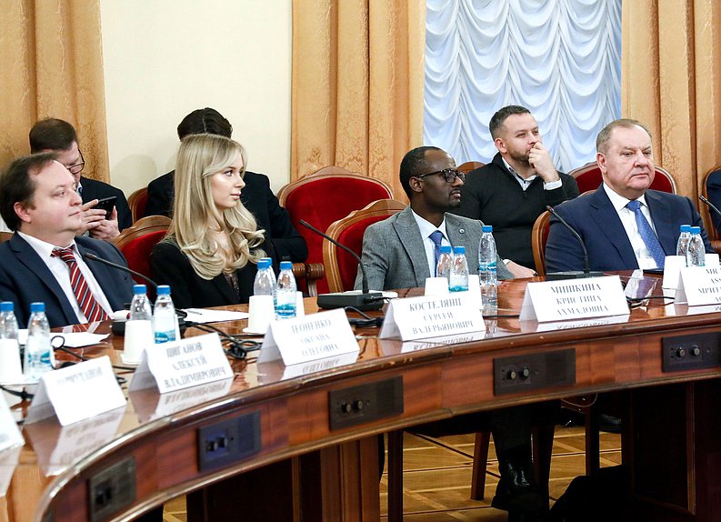 Круглый стол на тему «Развитие туризма и социокультурное сотрудничество со странами Африки»