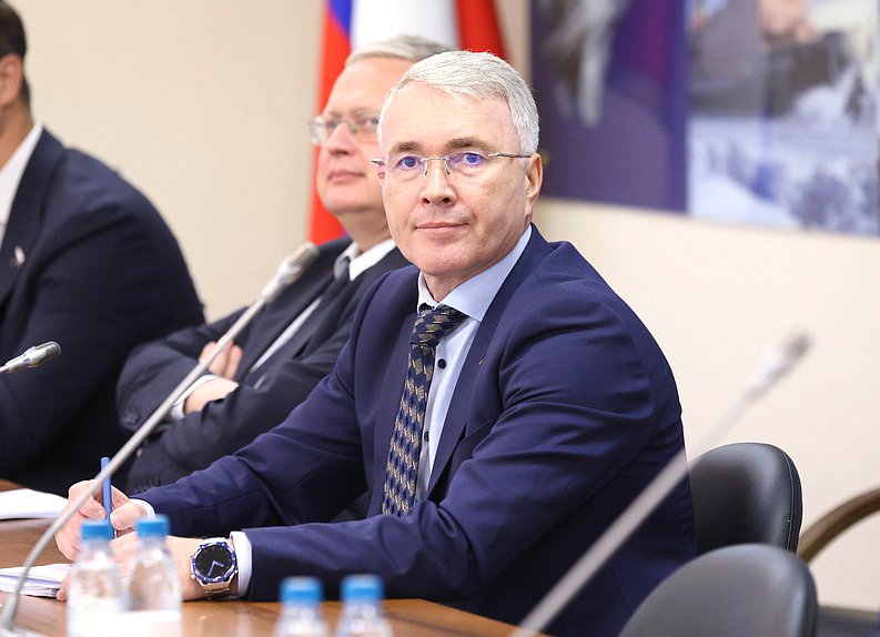 Член Комитета по экономической политике Эдуард Кузнецов