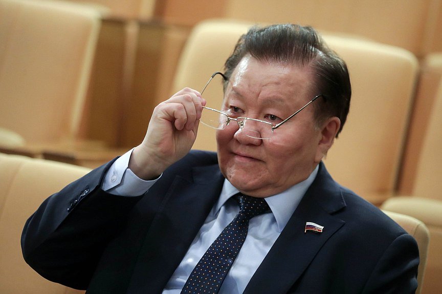 Первый заместитель Председателя Комитета по охране здоровья Федот Тумусов