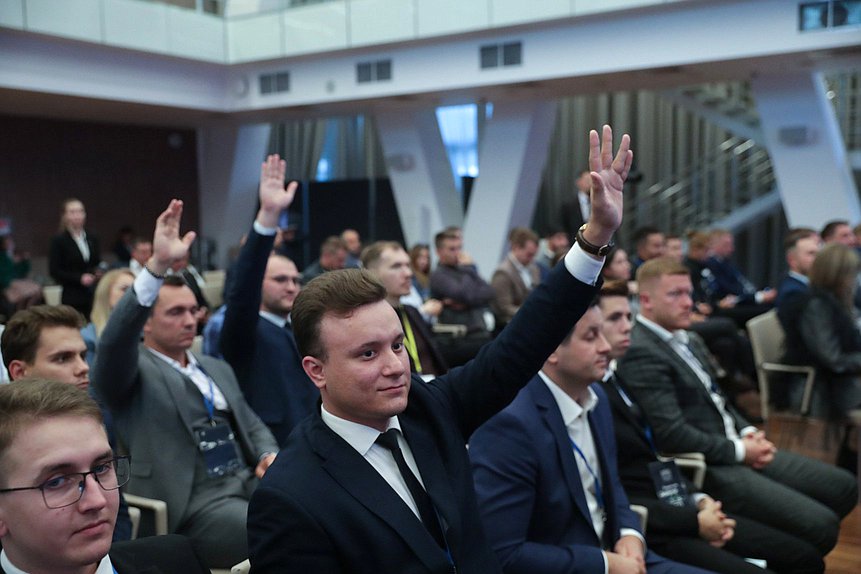 Встреча Председателя Государственной Думы Вячеслава Володина с членами Молодежного парламента