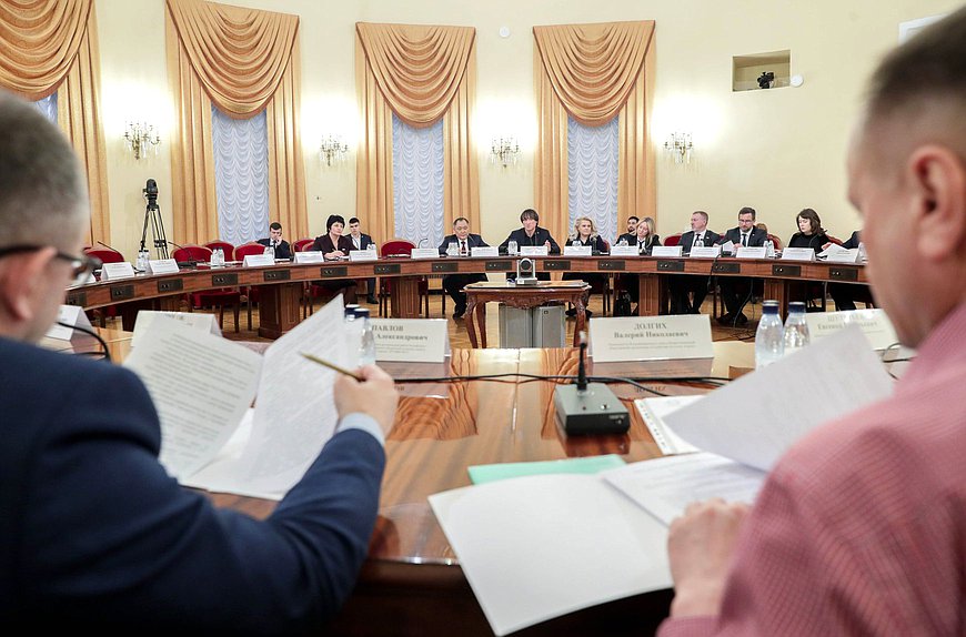 Круглый стол Комитета по туризму и развитию туристической инфраструктуры на тему «Современное состояние и развитие детского туризма, отдыха и оздоровления в России»