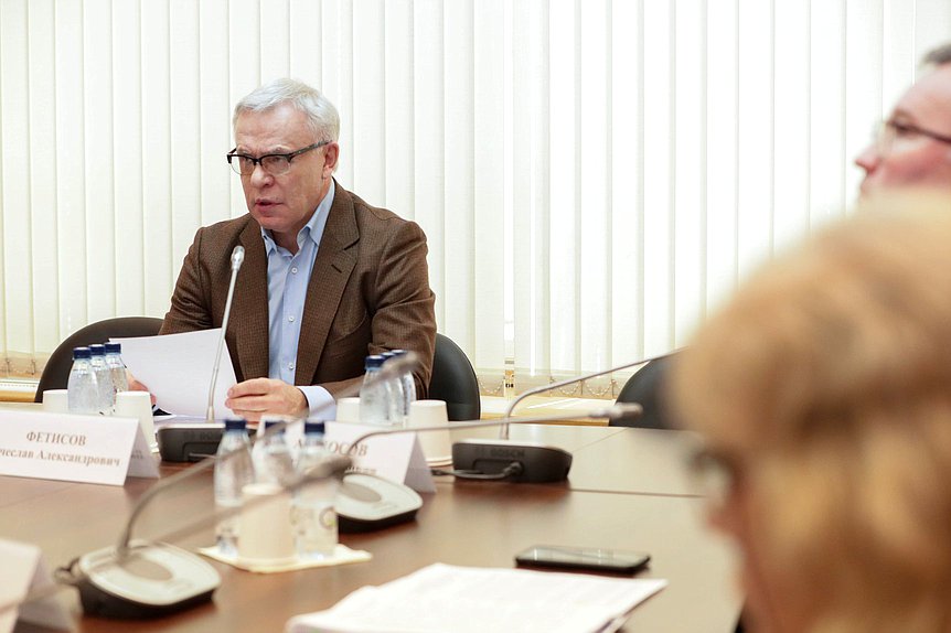 Первый заместитель Председателя Комитета по экологии, природным ресурсам и охране окружающей среды Вячеслав Фетисов